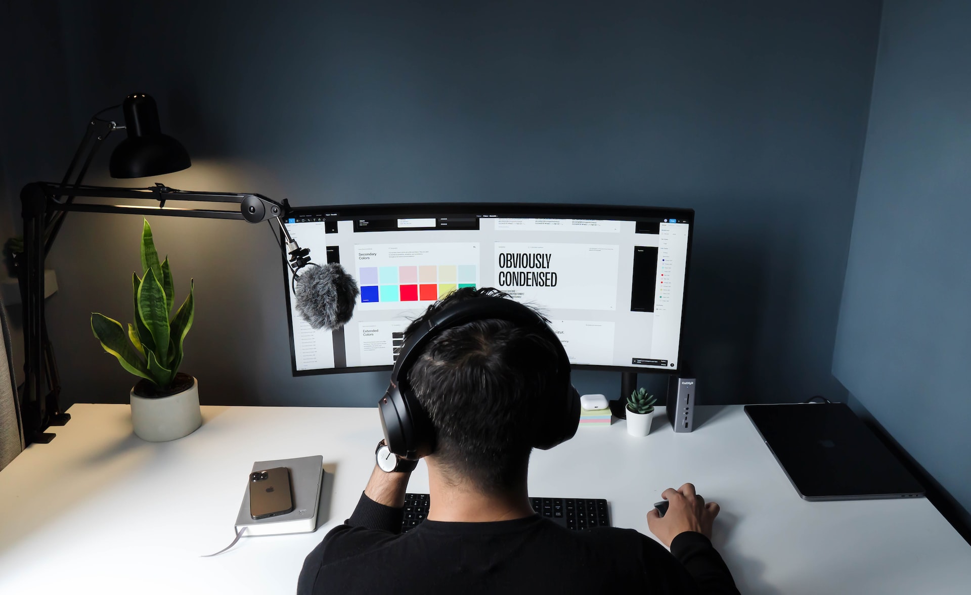 Pros And Cons Of Hiring A Freelancer vs. A Full-Time Employee